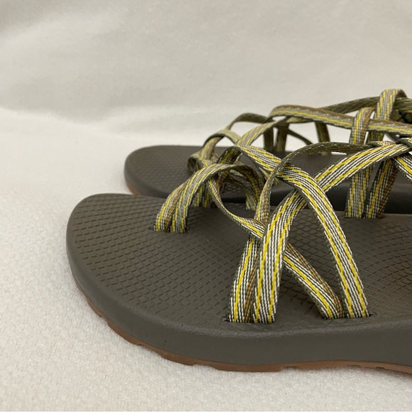 Chaco Zx/2 Classic Outdoor Adjustable Straps Toe Loop Sandal in Gold Size 9 - Picture 7 of 11